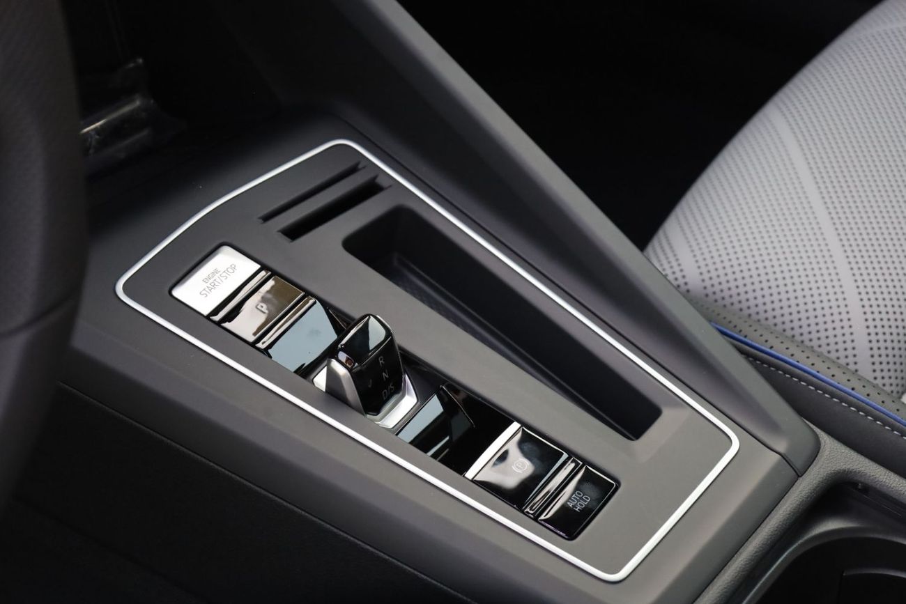 فولكس واجن جولف ار 300TSI 2025 Model Only for export only