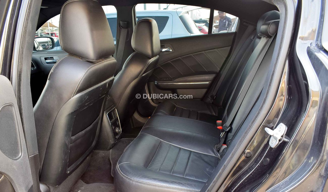 دودج تشارجر 2011 Hemi 5.7 ltr kit SRT8 Full options