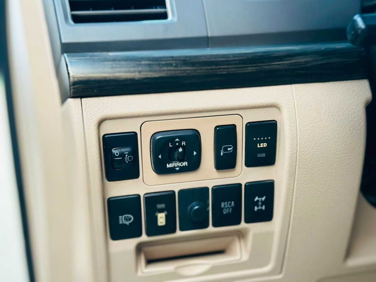 Toyota Land Cruiser GXR