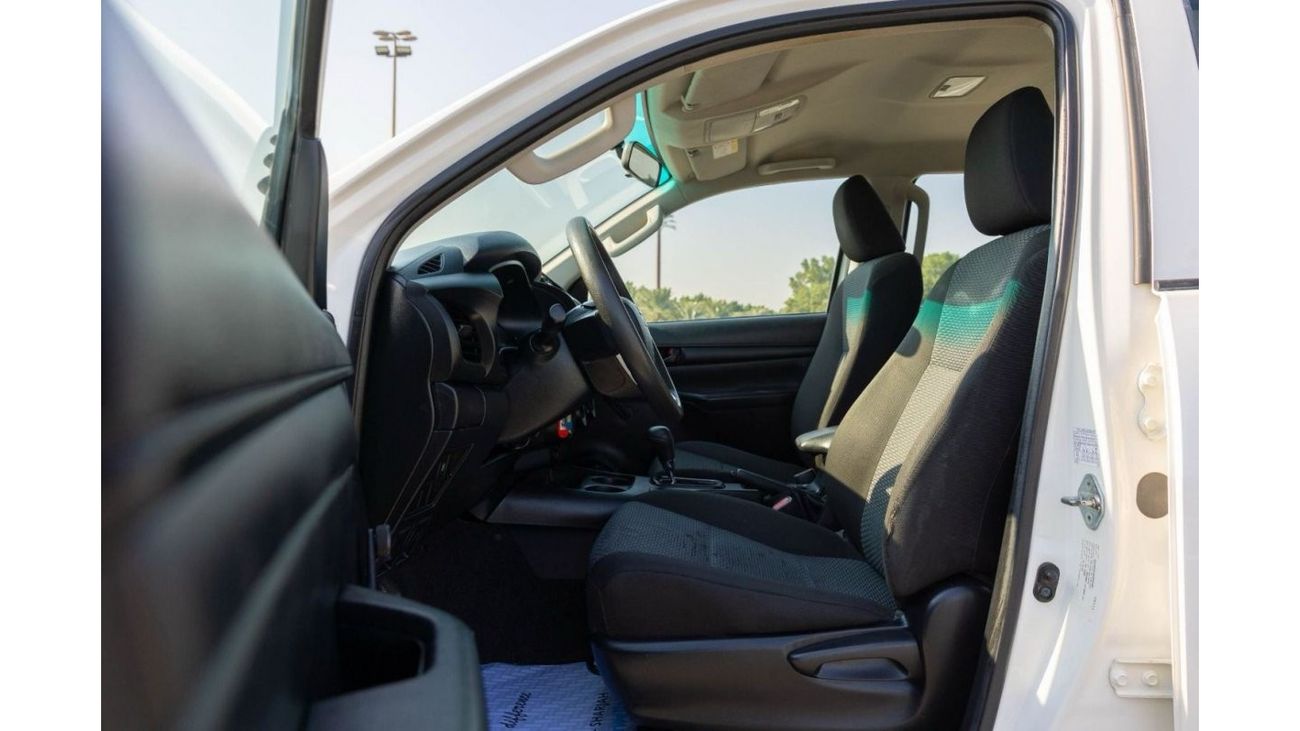 Toyota Hilux GL Double Cab 2.7L 4WD Petrol A/T / GCC Specs / Excellent Condition / Book Now