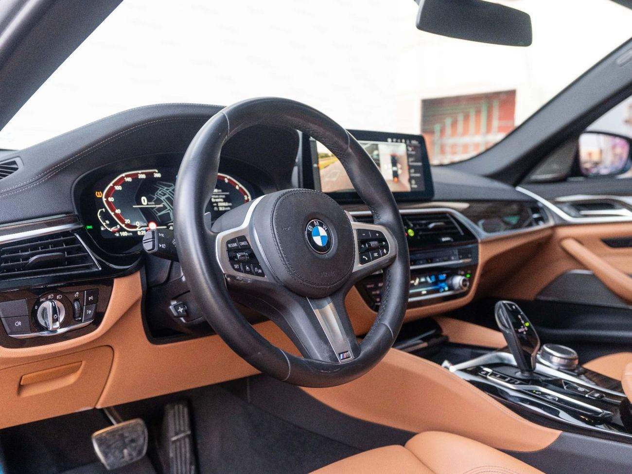 بي أم دبليو 530i Luxury M Sport Package 2.0L