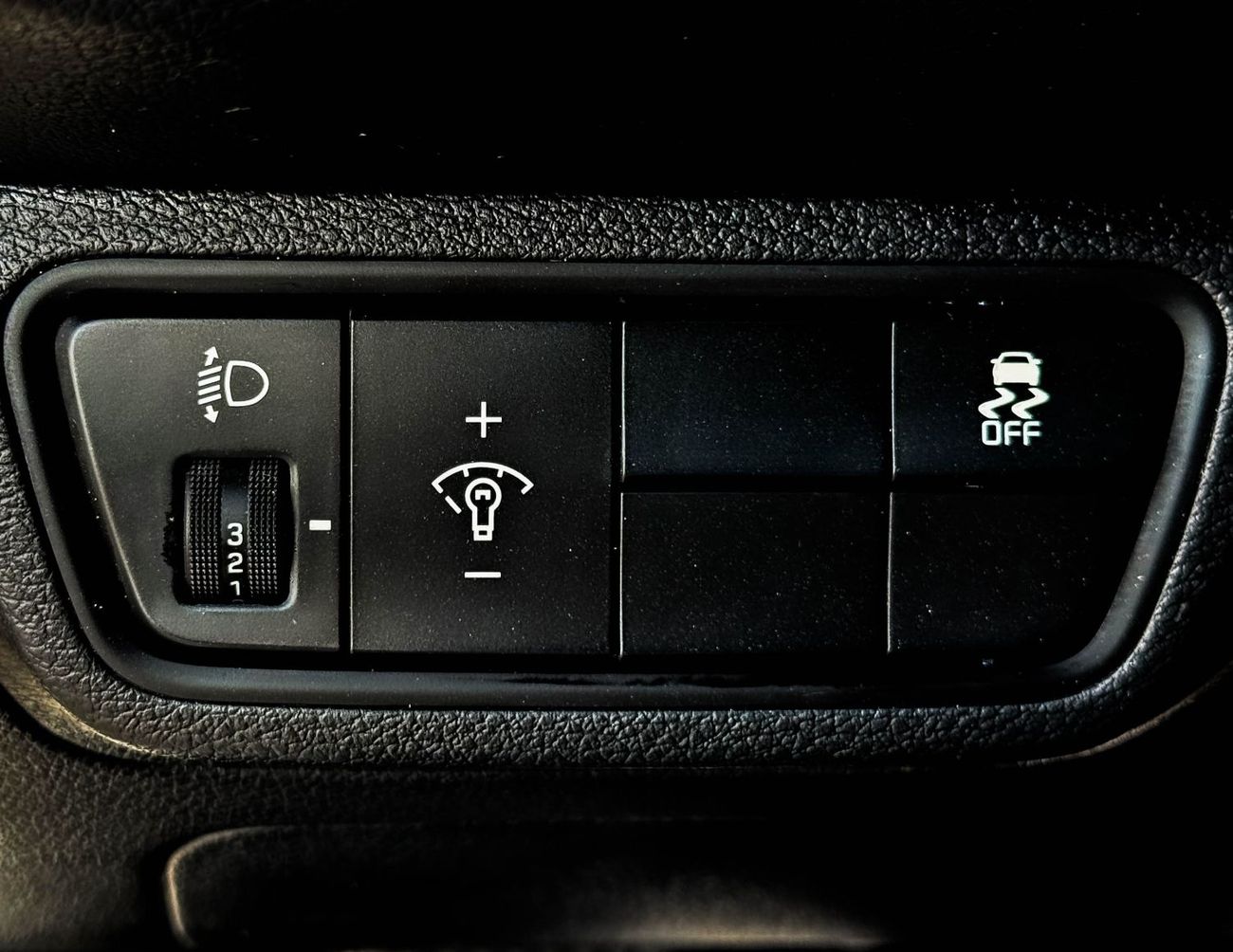 Kia K3 Kia K3 2019 Korean 1.6L accident-free in excellent condition 410 PM