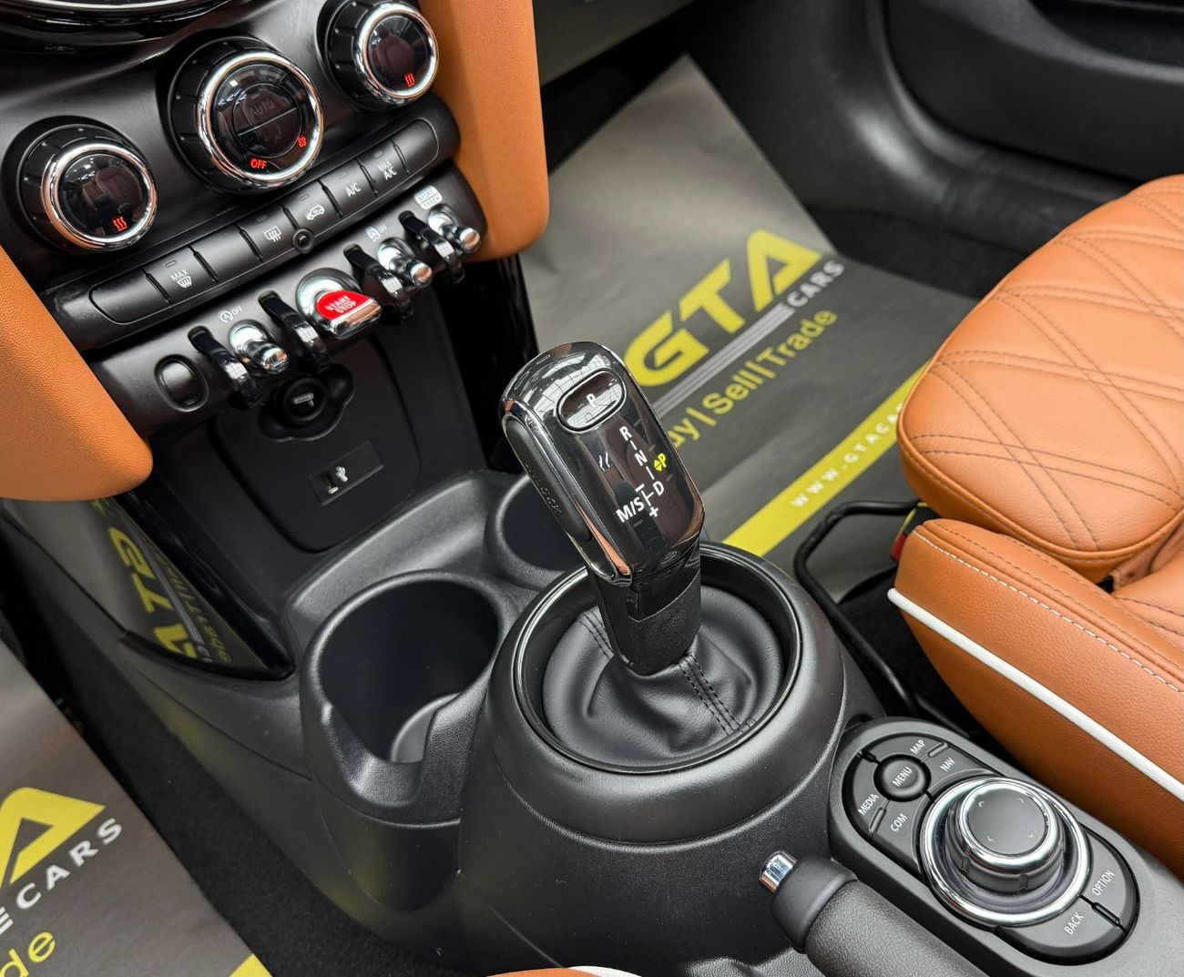 ميني كوبر إس 2024 Mini Cooper S JCW Kit, 2027 Mini Warranty + Service Pack, Excellent Condition, GCC