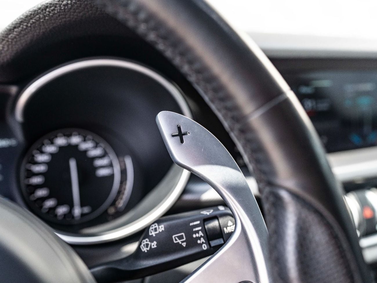 ألفا روميو ستيلفيو Veloce 2.0L