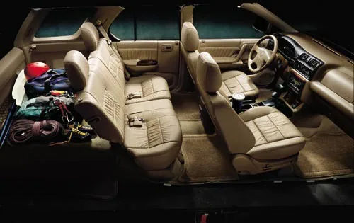 إيسوزو تروبر interior - Seats