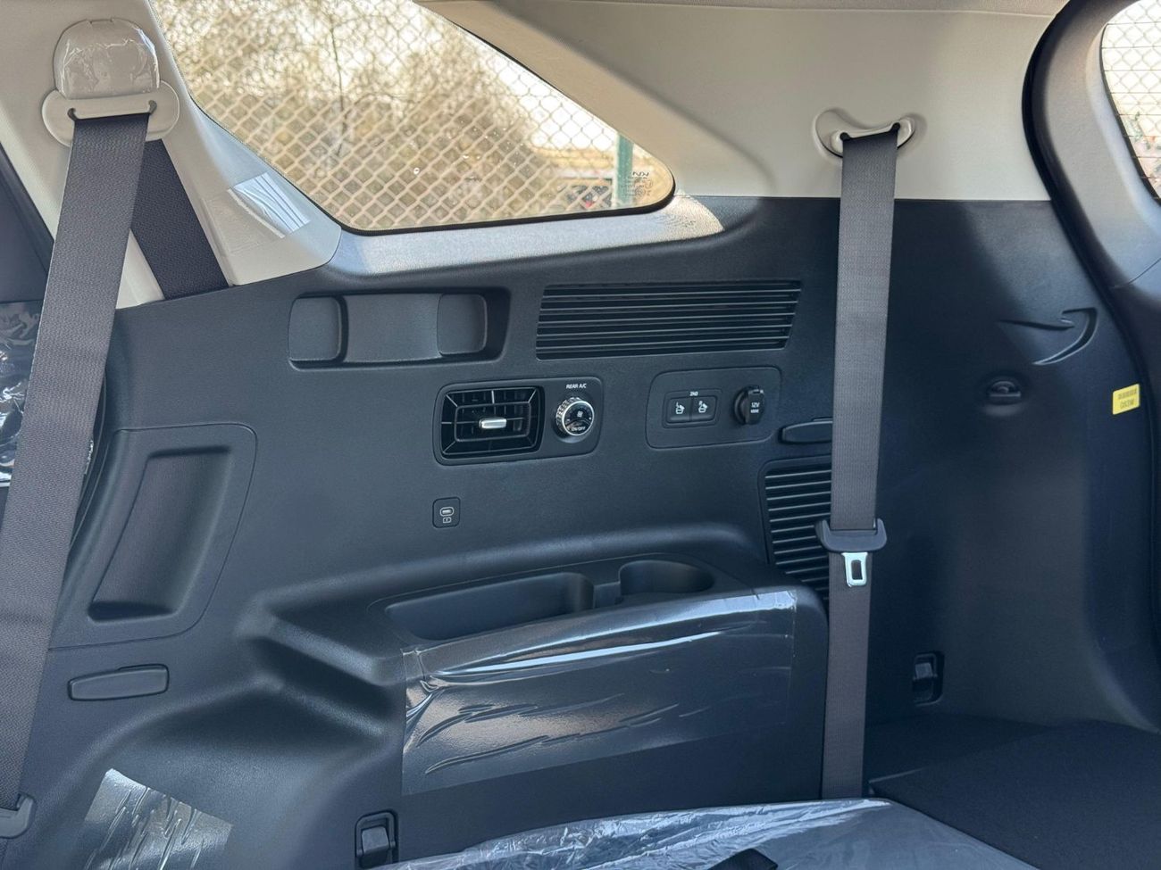 كيا سورينتو EX Prestige 2.5L Petrol 4WD 2026 Model Export ONLY @ 129,500 AED