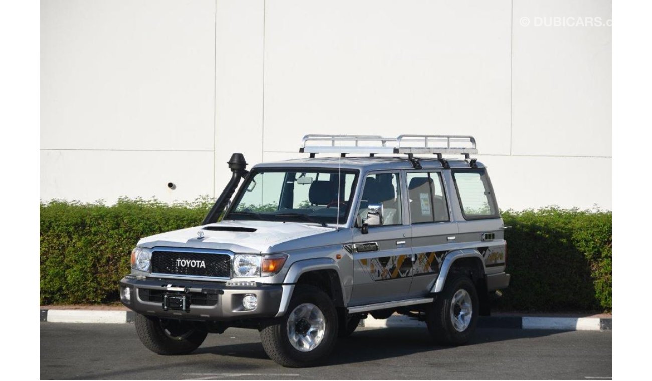 تويوتا لاند كروزر هارد توب 76 LX LIMITED V8 4.5L TURBO DIESEL 4WD 5 SEAT MANUAL TRANSMISION