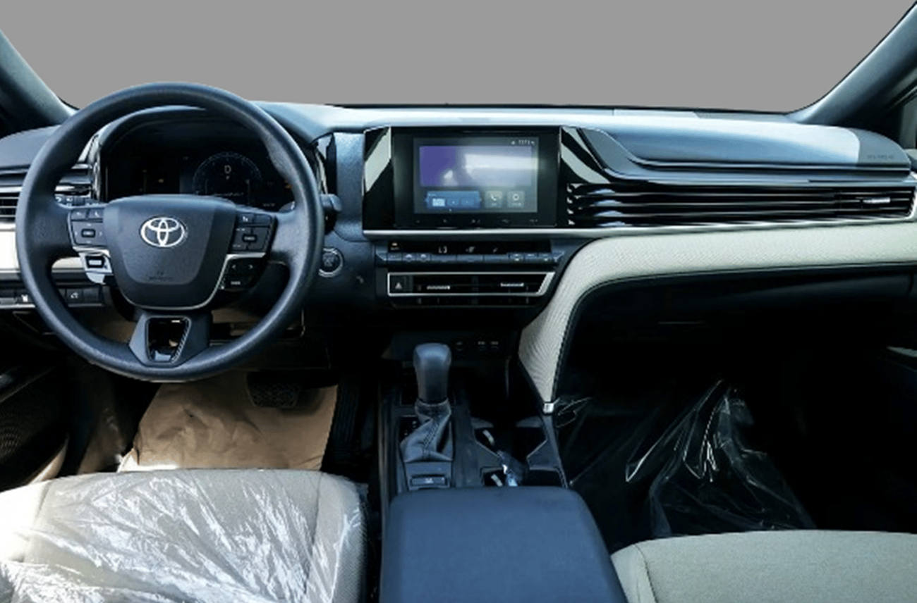 تويوتا كامري ECTWFR012 - 2026 Toyota Camry E – 2.5L Petrol Auto – White with Beige Interior