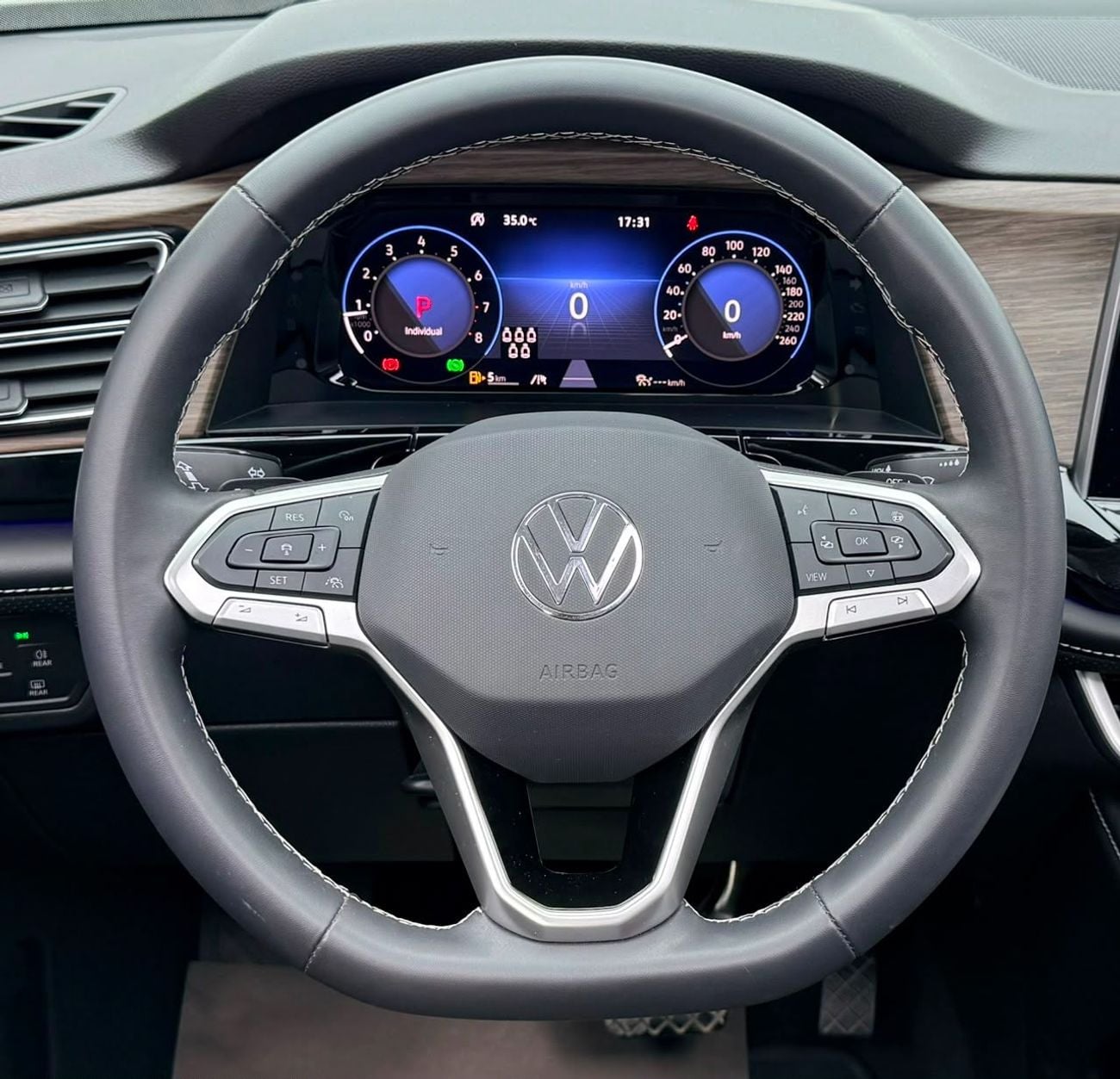 Volkswagen Teramont 2024 Volkswagen Teramont Comfortline, Volkswagen Warranty+Service Contract+Full Service History, GCC