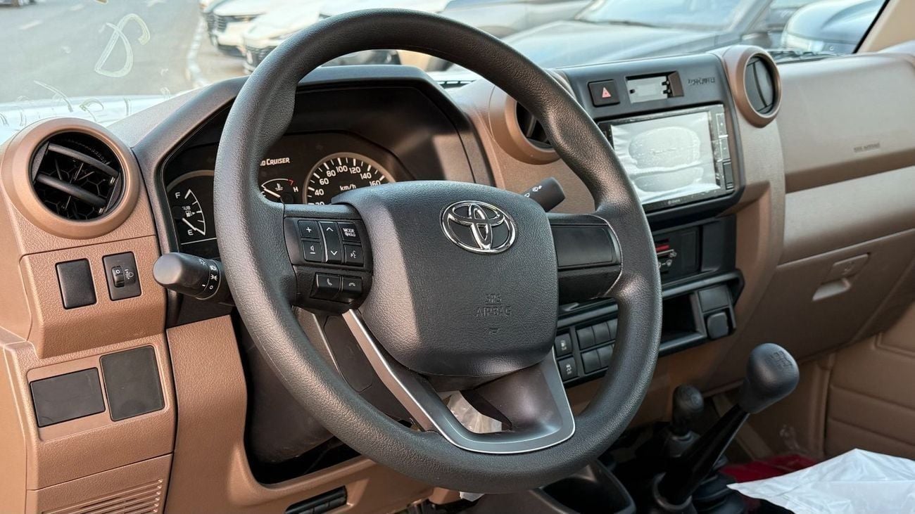 تويوتا لاند كروزر بيك آب Std 4.0L Single Cab Utility 4WD