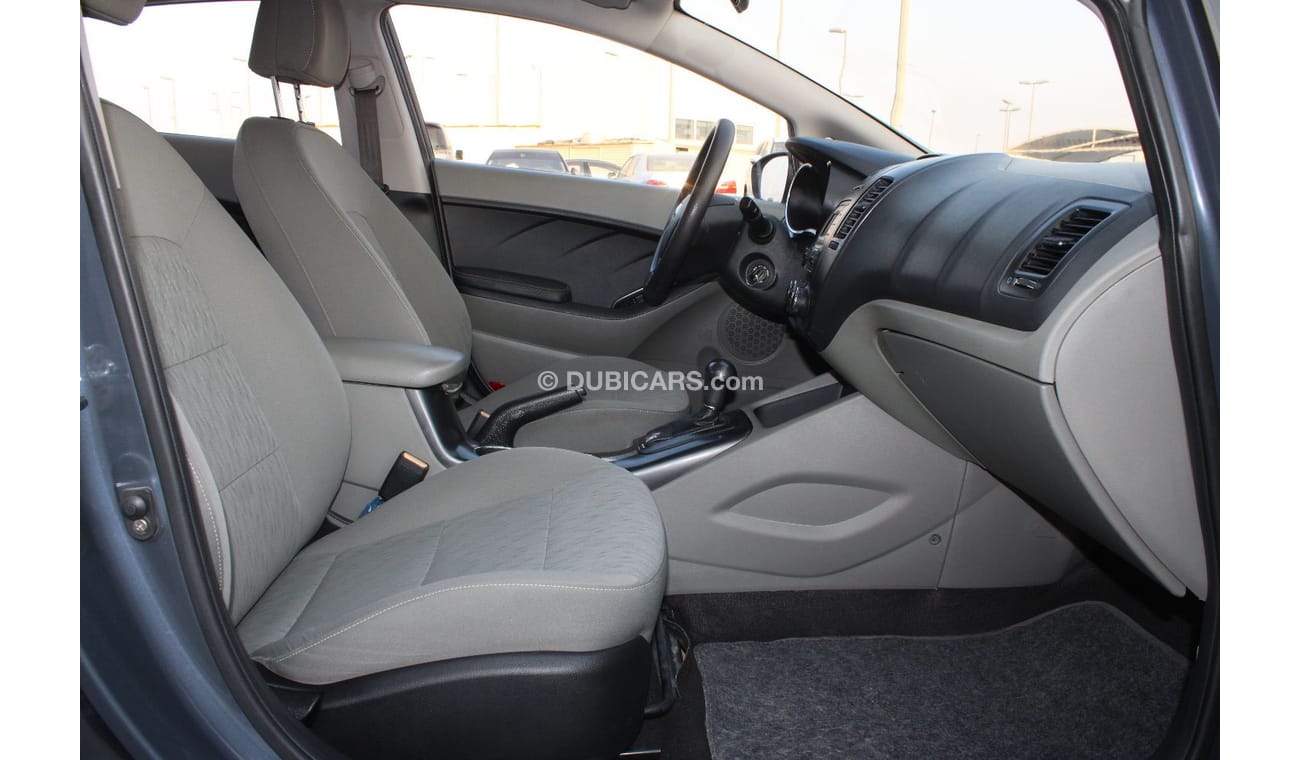 كيا سيراتو كيا سيراتو 2016 خليجي بحالة ممتازة بدون حوادث نظيفه جدا من الداخل والخارج