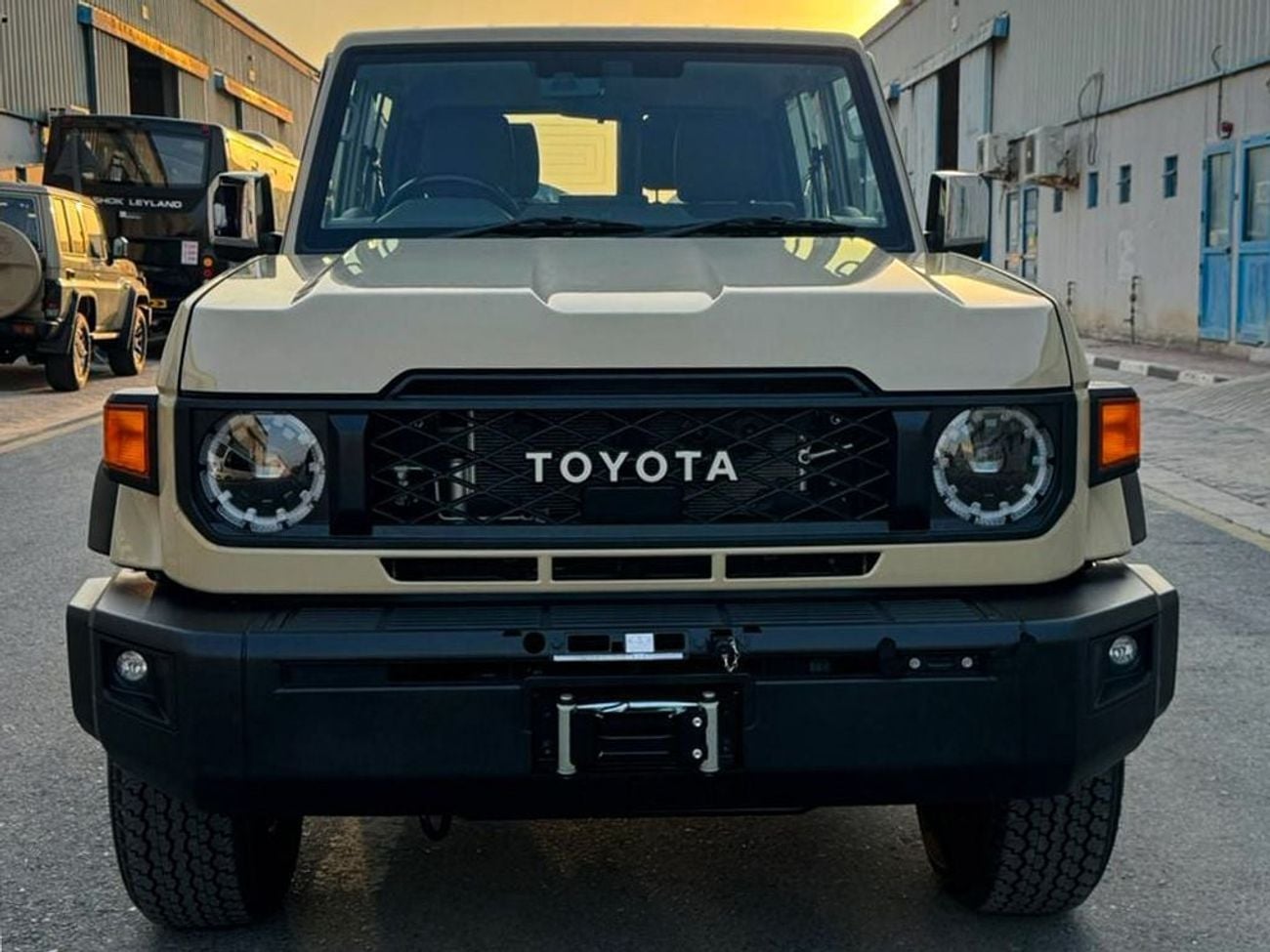 Toyota Land Cruiser S- DLX 71 LX 2.8 AUTO 4.0 AUTO (EXPORT ONLY) (RIGHT HAND DRIVE)