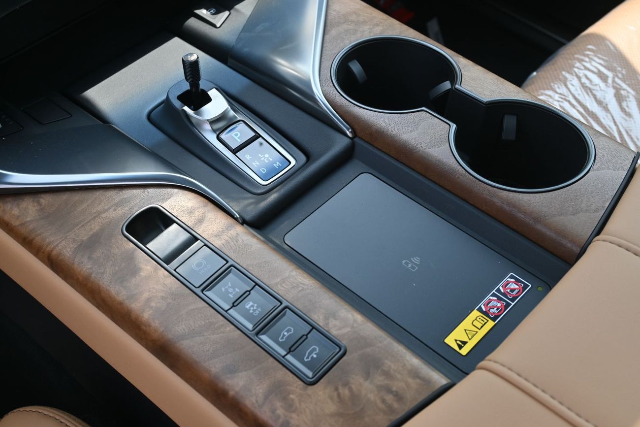 Lexus LX700h SIGNATURE 3.5L Twin-Turbo + Hybrid V6, Model 2026, Color Black inside Tan