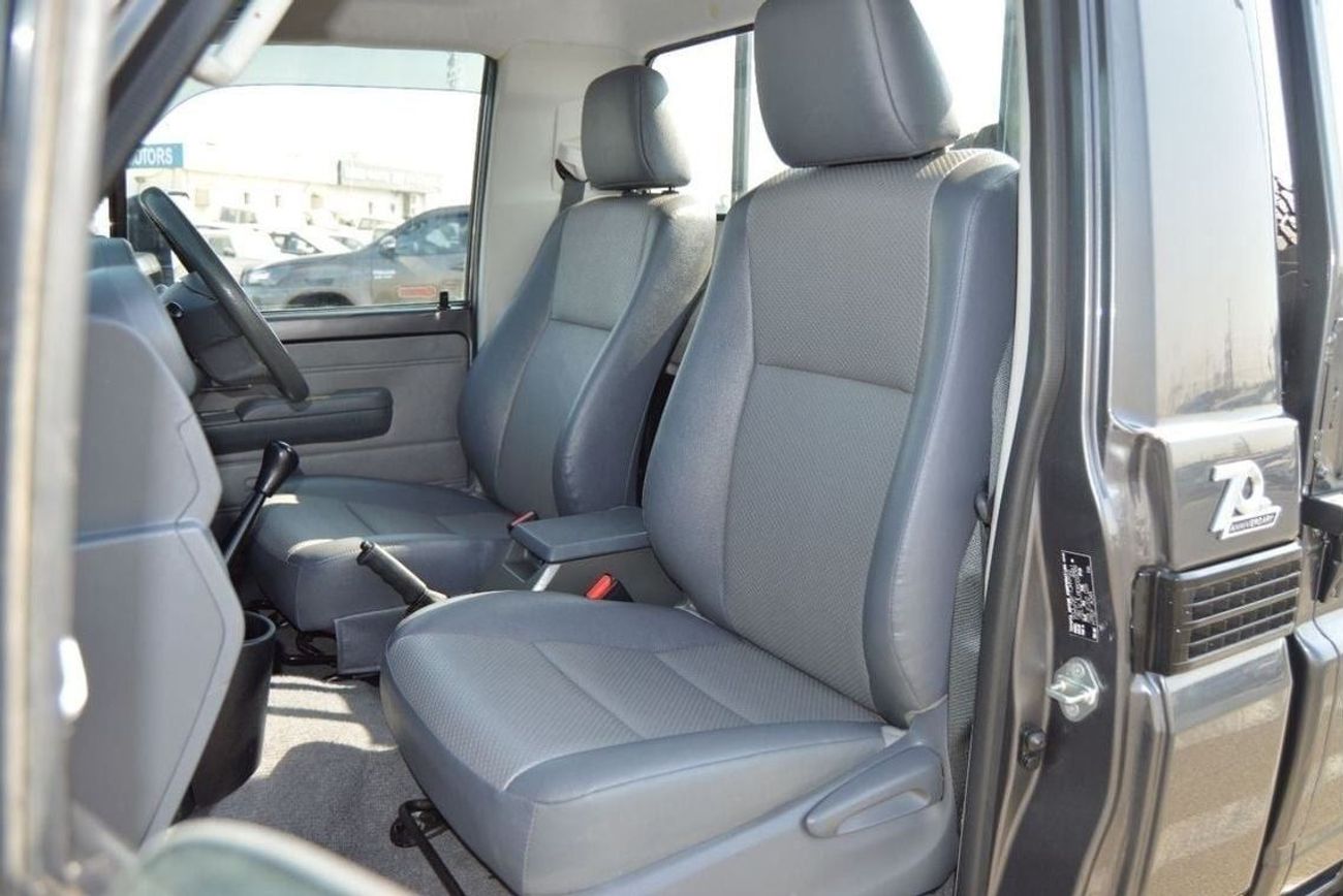 تويوتا لاند كروزر بيك آب Single cabin