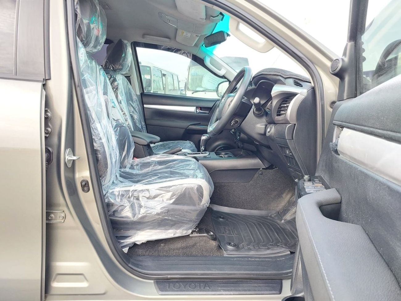 تويوتا هيلوكس TOYOTA HILUX PICKUP RHD 2016 MODEL 2.8 L DIESEL AUTOMATIC(PM79021)