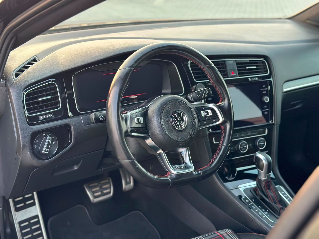 Volkswagen Golf GTI SE