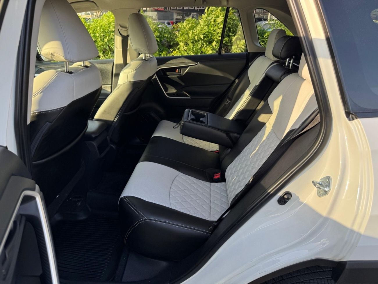 Toyota RAV4 2019 LE 4x4 LEATHER SEATS US SPEC