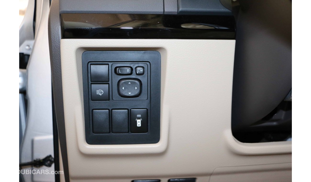 تويوتا برادو 4.0L VXR Petrol 4x4 | Full Option | Auto Seats | Leather | Sunroof | Rear Cam