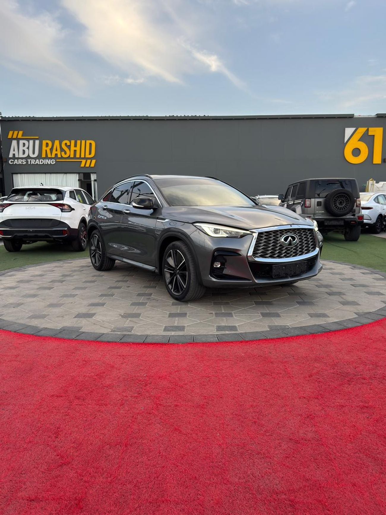 إنفينيتي QX55 2.0T Luxe (AWD)
