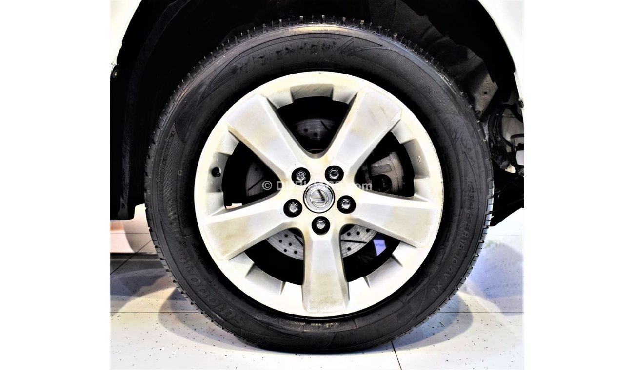 Lexus RX 330 Amazing Lexus RX 330 2005 Model!! in White Color! GCC Specs