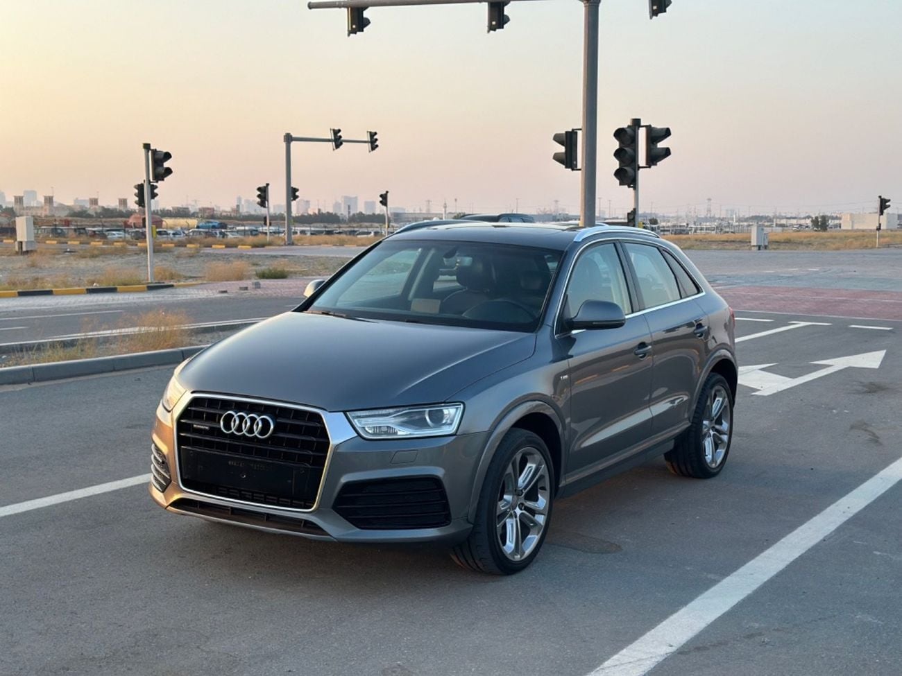 Audi Q3 35 TFSI S-Line MODEL 2016 GCC CAR PERFECT CONDITION INSIDE AND OUTSIDE FULL OPTION