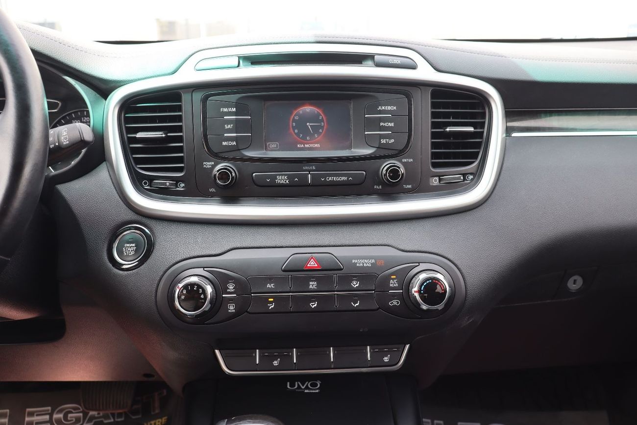 Kia Sorento Base 3.3L FWD CANADIAN SPECS V6