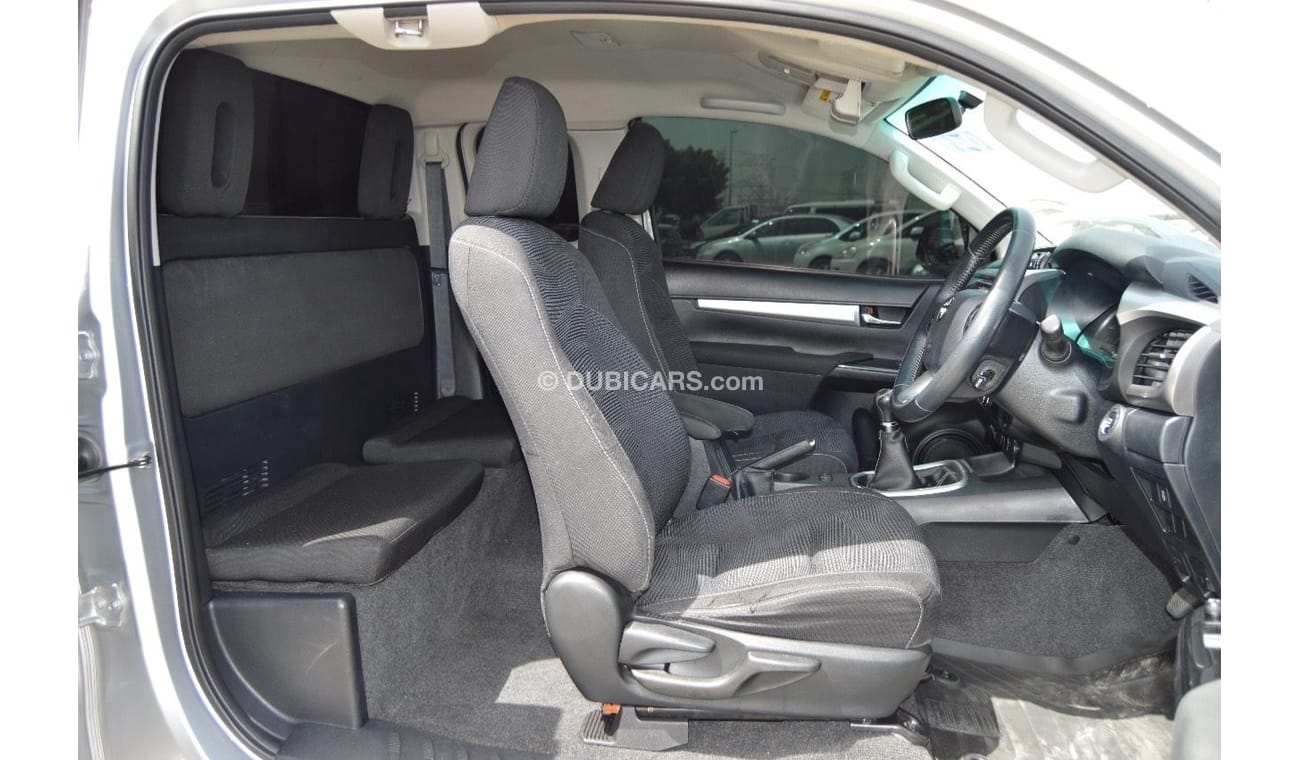 Toyota Hilux SR5 Diesel Engine