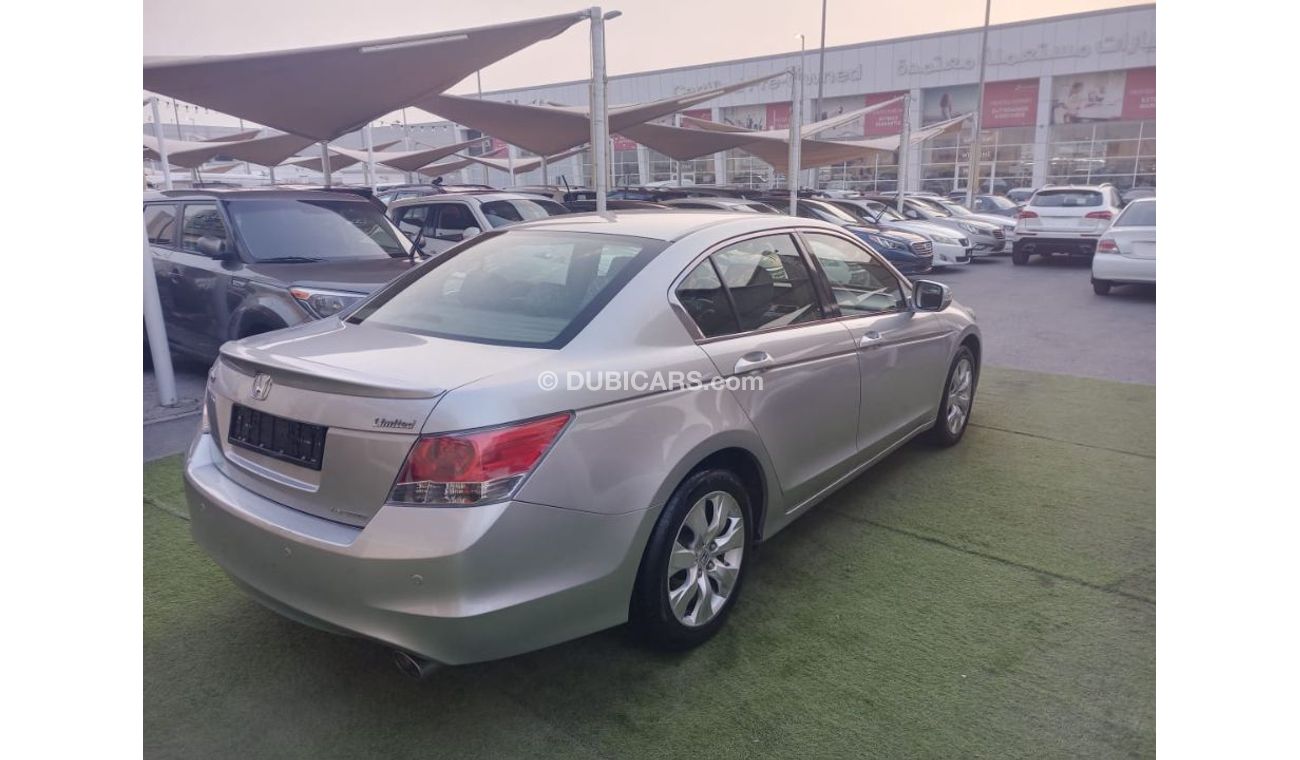 هوندا أكورد موديل 2009 خليجى مثبت سرعة تحكم رنجات جناح خلفى سنتر لوك تكييف باور بحالة ممتازةلاتحتاج لأى مصاريف