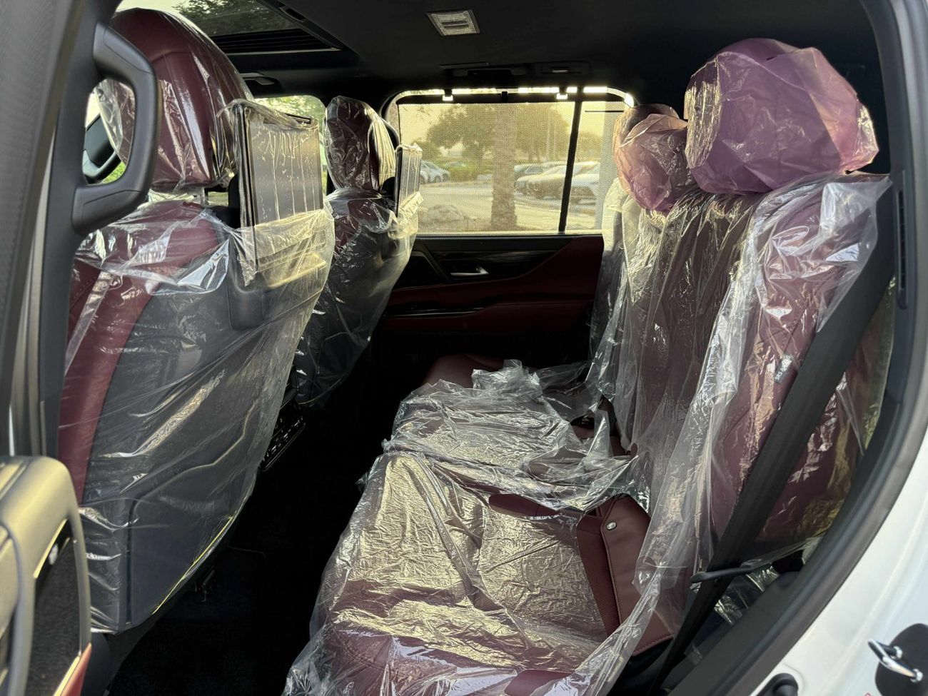 Lexus LX 600 Signature 3.5L ( CYL) GCC SPEC UNDER WARRANTY