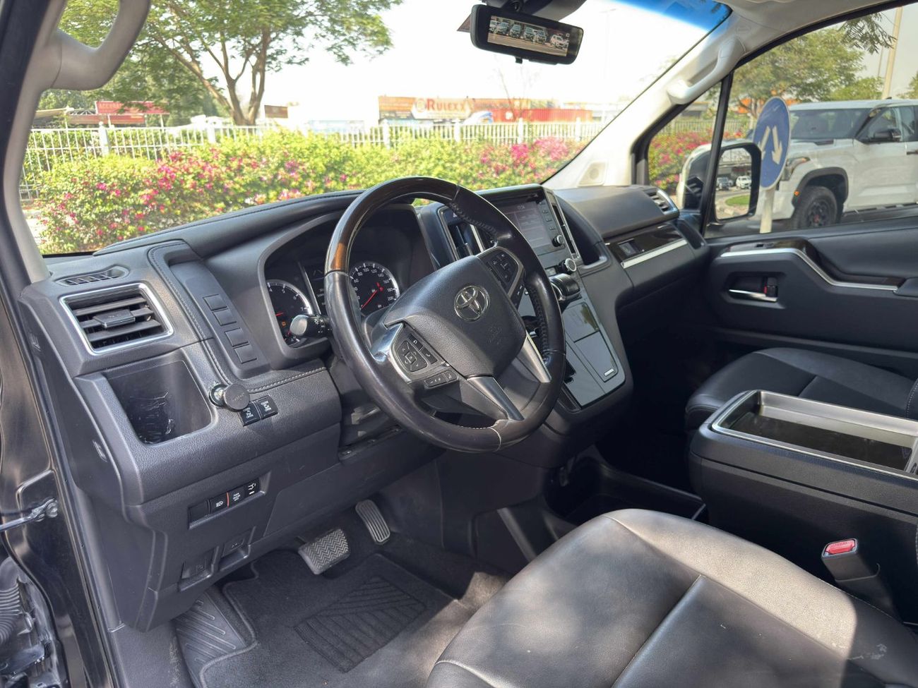 تويوتا جرافينا Premium 3.5L