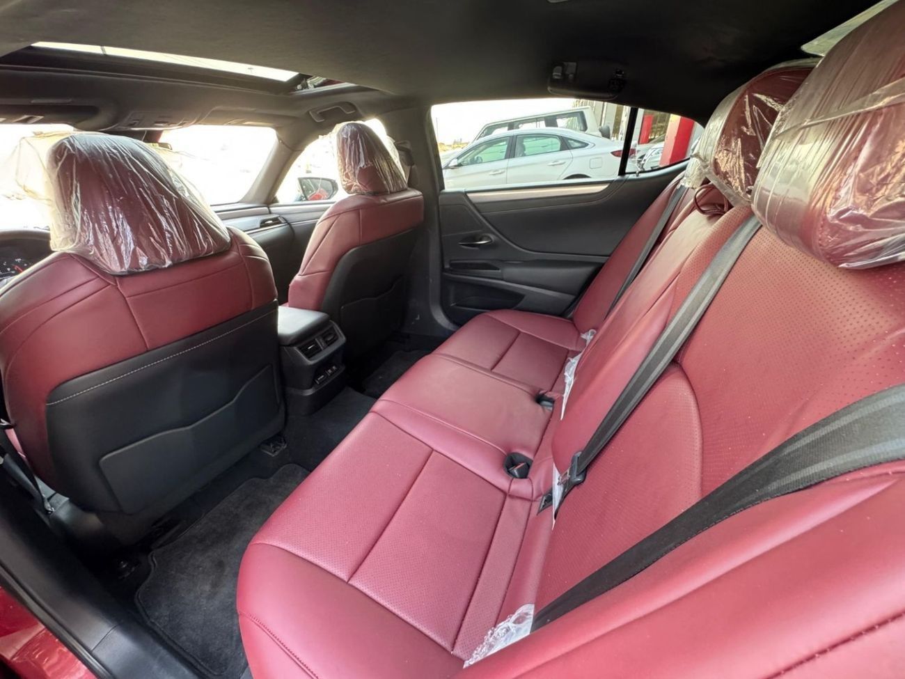 لكزس ES 350 F-SPORT / V6 3.5L / RADAR / ROAD ASSIST / WIRELESS CHARGER / DRIVE MODES S, S+