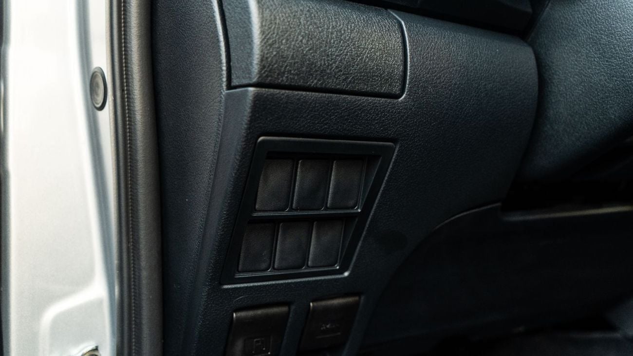 تويوتا هيلوكس Hilux | Wide Body | 2.4 Diesel | D/C | 4x4 | M/T | High Option