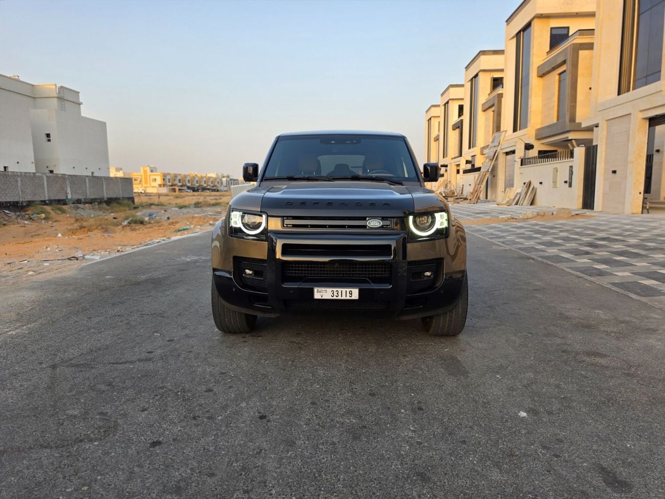 لاند روفر ديفندر 110 HSE P400