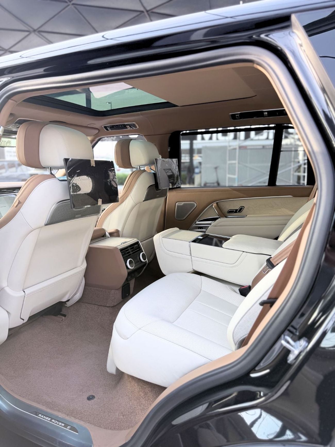 لاند روفر رينج روفر SV LWB P530