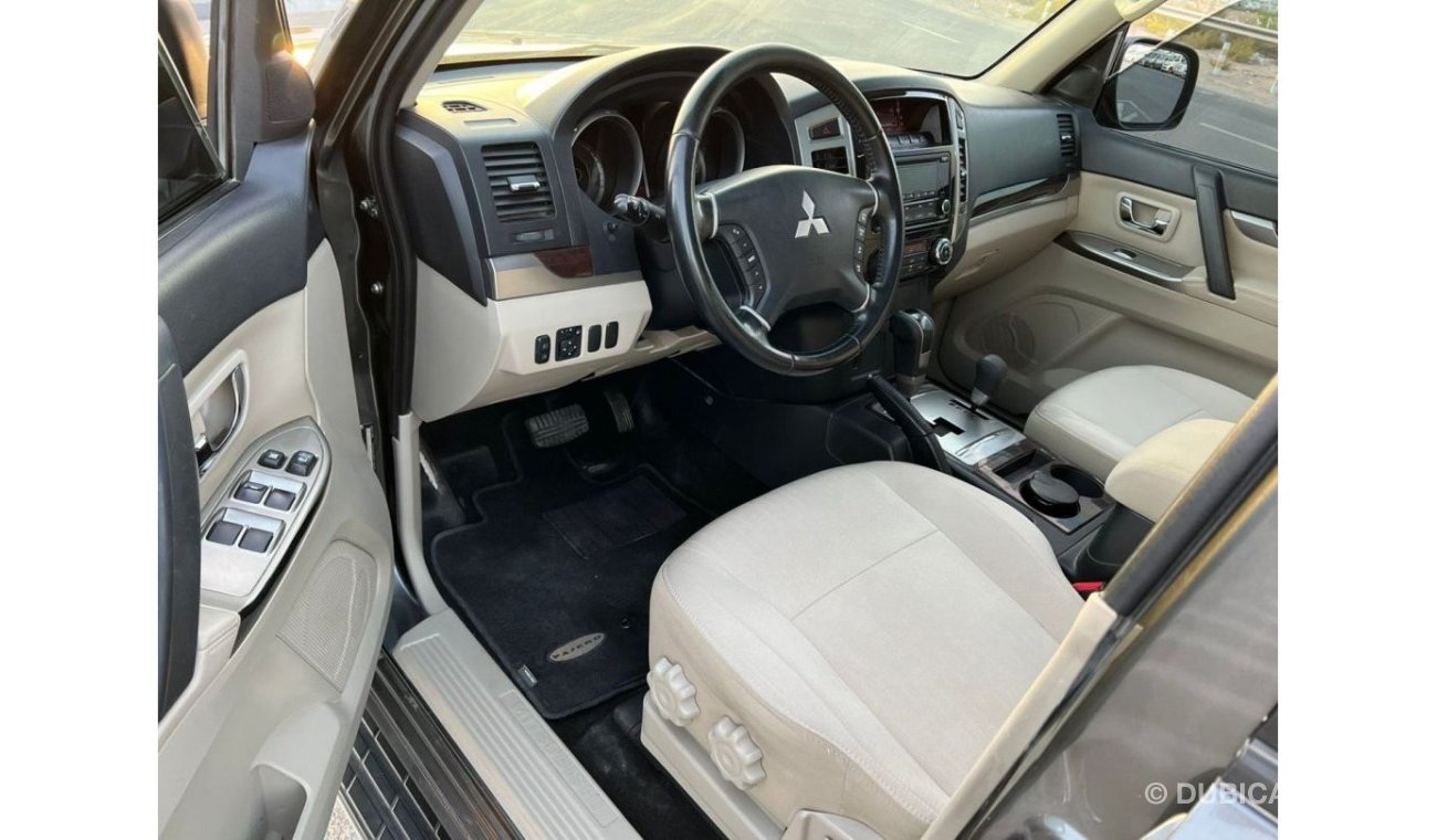 ميتسوبيشي باجيرو 2019 Mitsubishi Pajero GLS 4x4 Sunroof - 100% No Accident