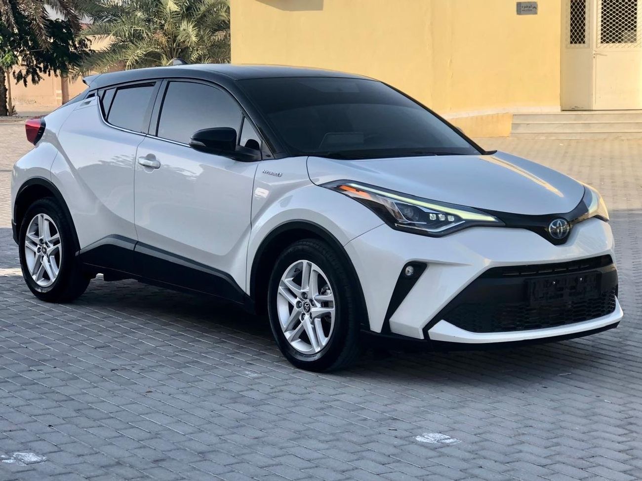 Toyota CHR Toyota C-HR Hybrid 2021 (1.8L) GCC Specs Full Option