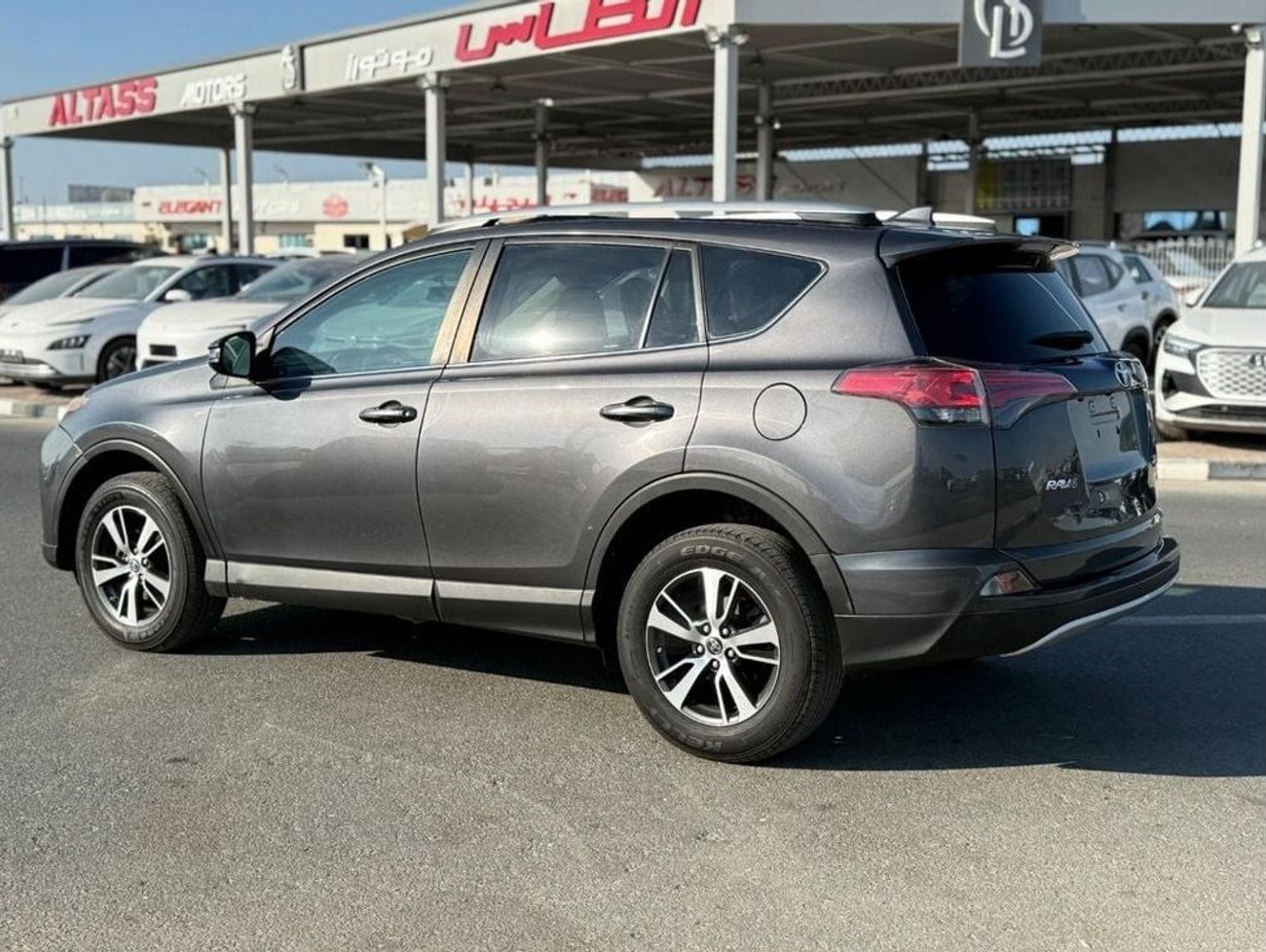 تويوتا راف ٤ TOYOTA RAV4 XLE Full Option