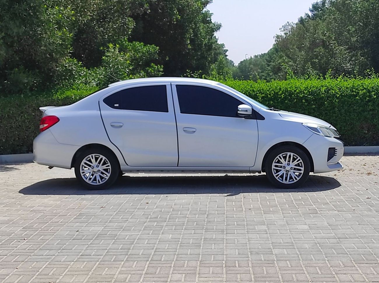 Mitsubishi Attrage GLX Premium 1.2L Mitsubishi Atrage 2021 1.2 full automatic Gcc