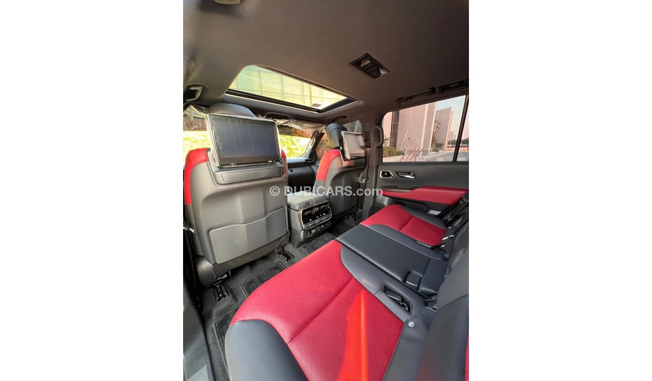 Toyota Land Cruiser Toyota Land Cruiser  3.5T -VXR Full option  GCC 2023 13,900 KM 349,000 AED Alfuttaim Warranty  Servi