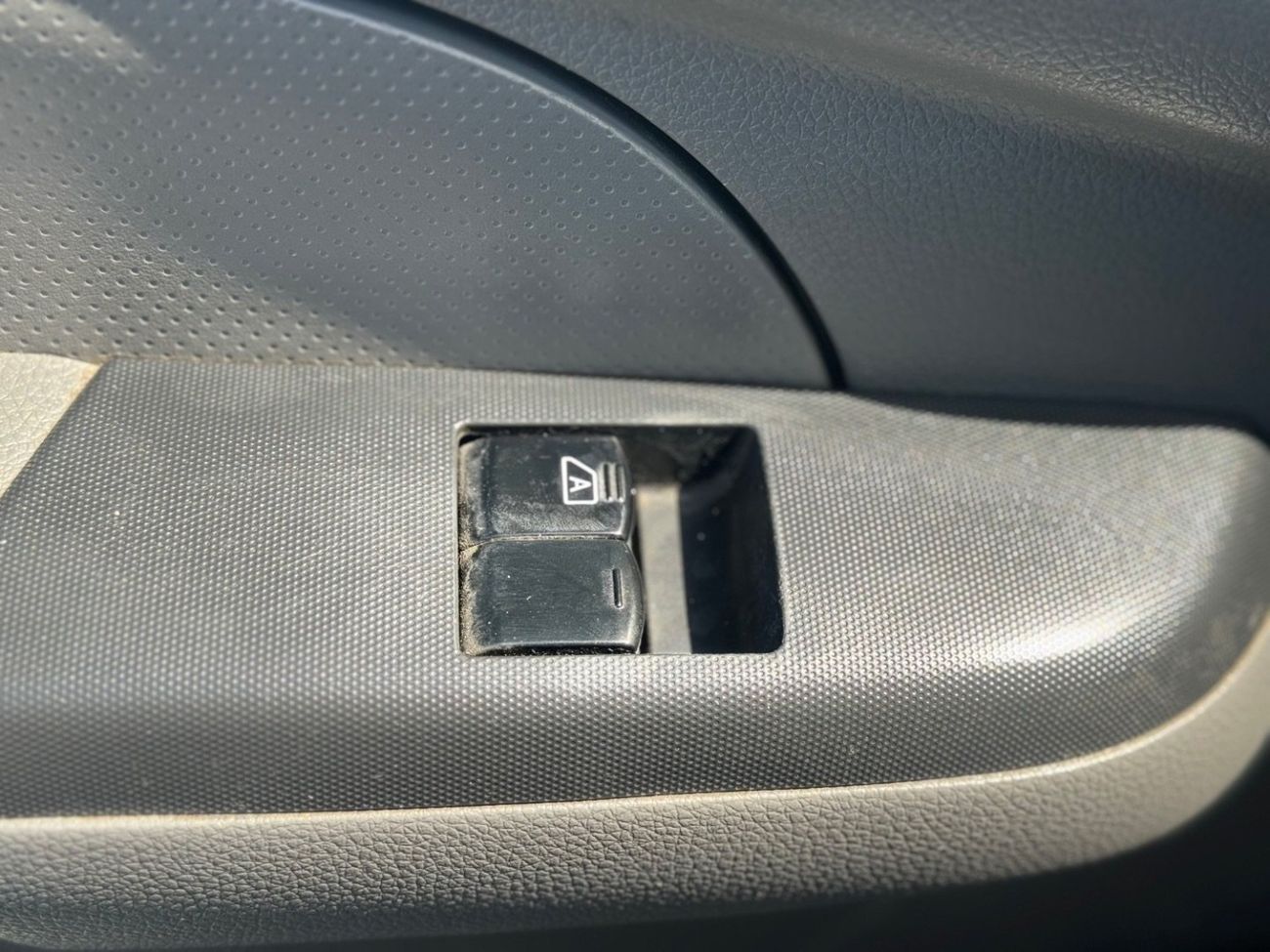 Nissan Urvan Panel Van Std 2.5L A/T (3 Seater) Petrol (4 Door)