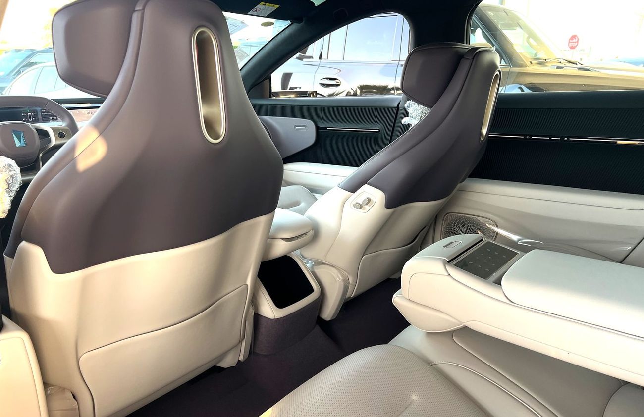 أفاتر 12 GT AWD