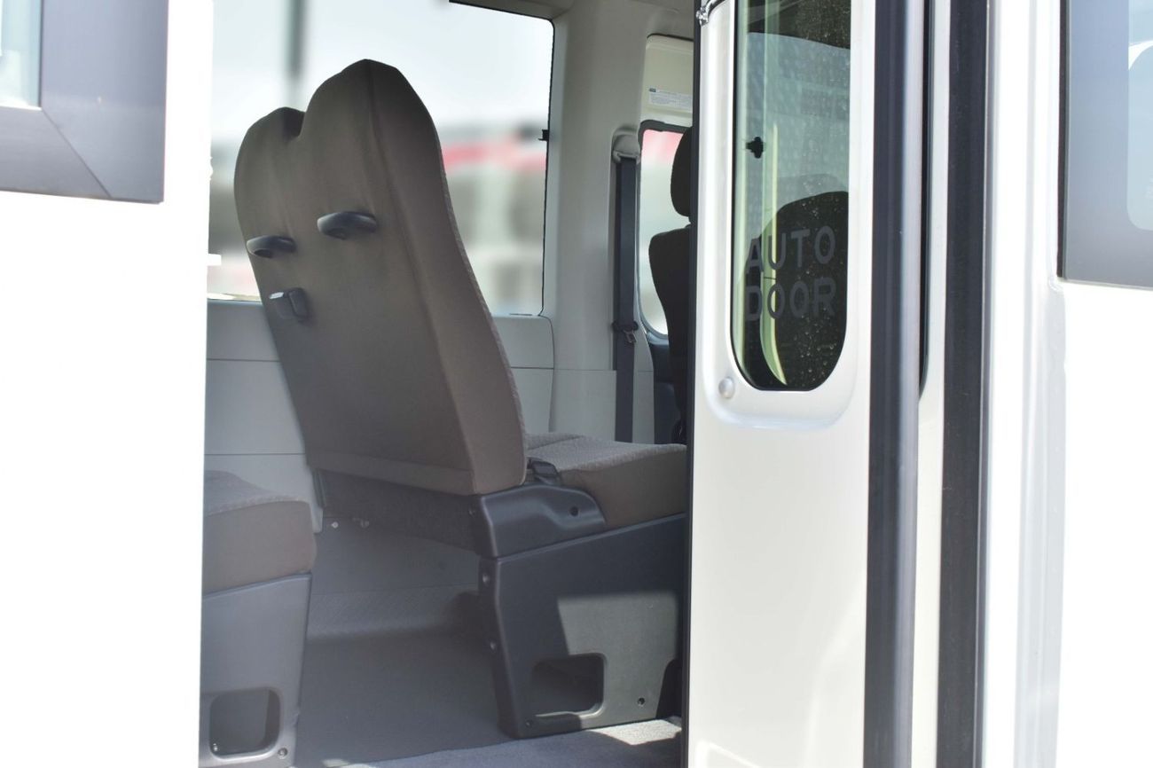 تويوتا كوستر 2.7L (23-Seater)