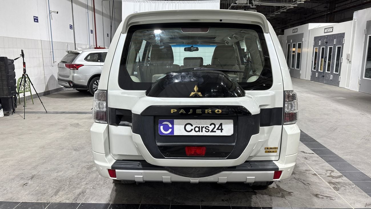 ميتسوبيشي باجيرو 2018 GLS HIGHLINE | AED 1030/Month | 0 DP | 30 Day Return | Warranty | Service History
