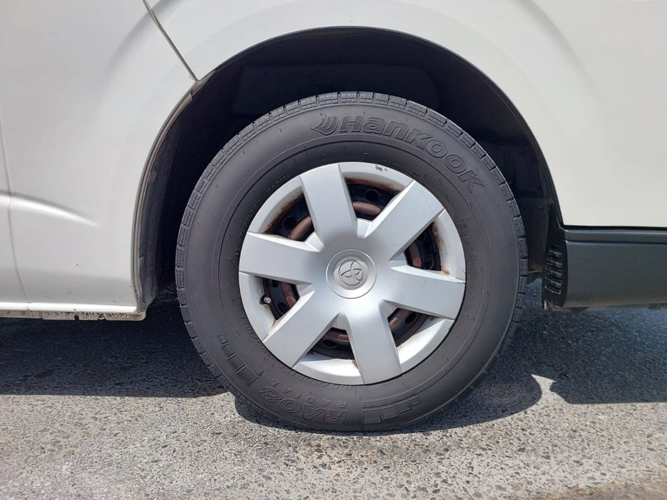 Toyota Hiace TOYOTA HIACE COMMUTER VAN RHD 2019 MODEL 2.7 L PETROL AUTOMATIC(PM06241)