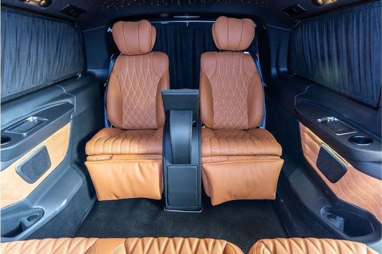 Mercedes-Benz V 300 Mercedes V300 VIP - 2025 GCC Specs Brand New