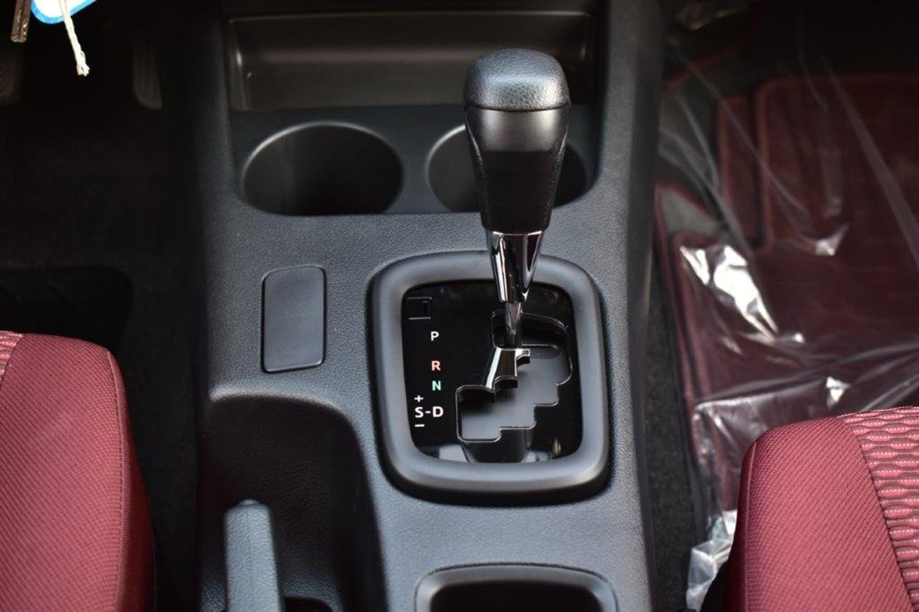 تويوتا هيلوكس DLX-G 2.4L Diesel Automatic