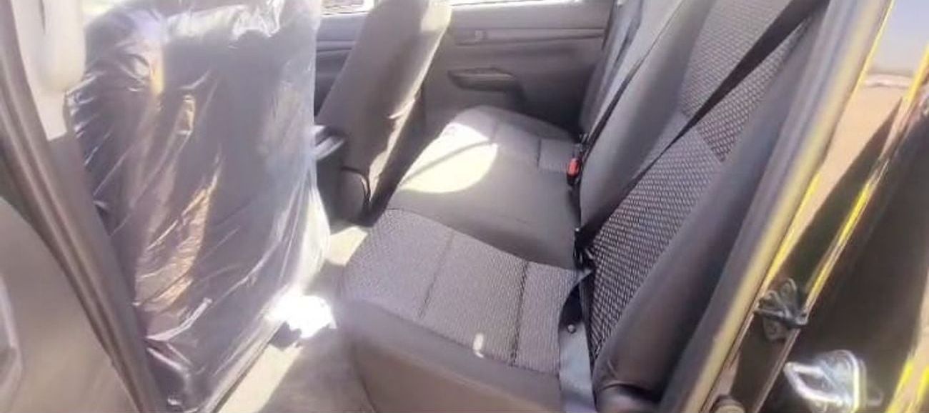 تويوتا هيلوكس Petrol 2.7L Automatic 4WD Double Cab Wide Body * SPECIAL OFFER*