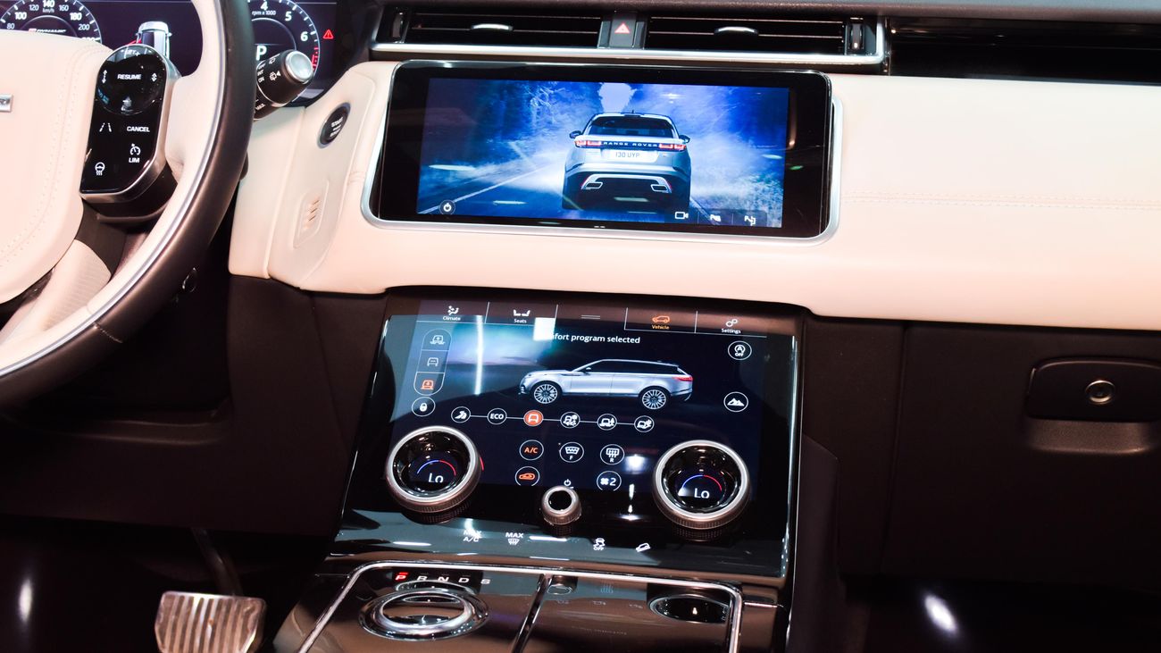 2020 Land Rover Range Rover Velar R Dynamic S Inside Used Land Rover Range Rover Velar R Dynamic 2020 for sale in Dubai - 501486