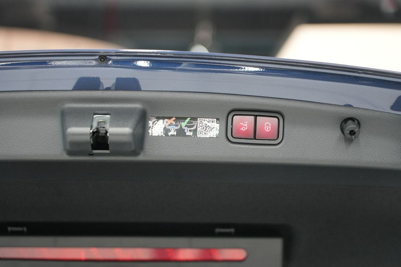 مرسيدس بنز C 200 Mercedes-Benz C 200 Premium | 2026 GCC 0km | Agency Warranty | AMG Package | 360 View