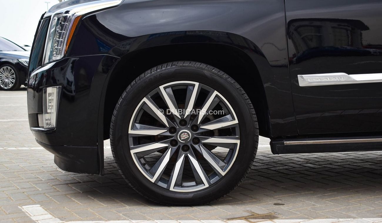 Cadillac Escalade Platinum BLACK EDITION 2015 GCC LOW KILOMETER PERFECT CONDITION